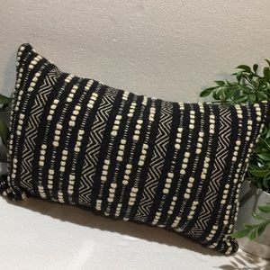 Accent pillow